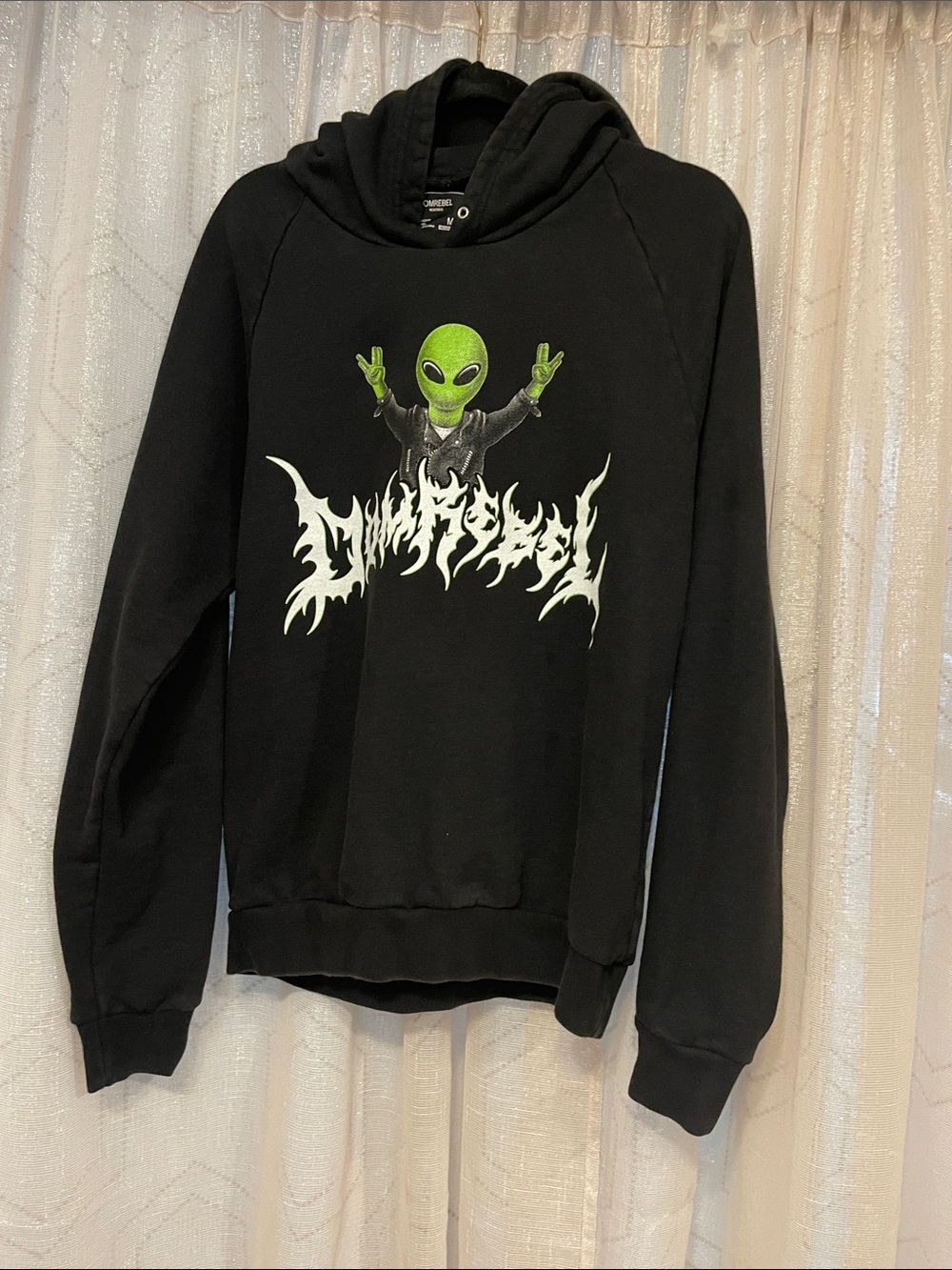Black Alien Graphic Pullover hHoodie Sweatshirt